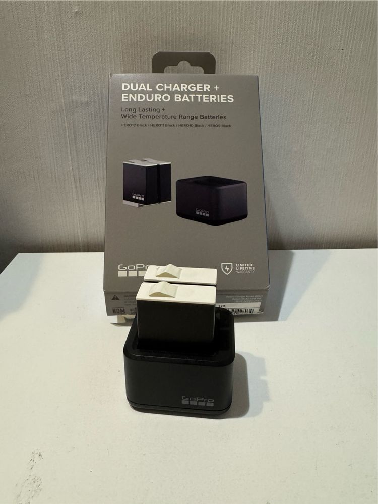 GoPro Dual Charger + 2x Enduro Battery – jak nowe!