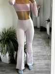 Różowe dzwony legginsy baby pink pastel pilates yoga