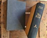 Livro  "Mein Kampf"de Adolf Hitler.