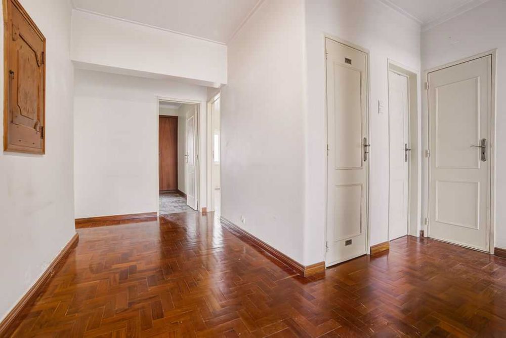 Apartamento t3 - Linda a Velha - 1º Andar sem Elevador