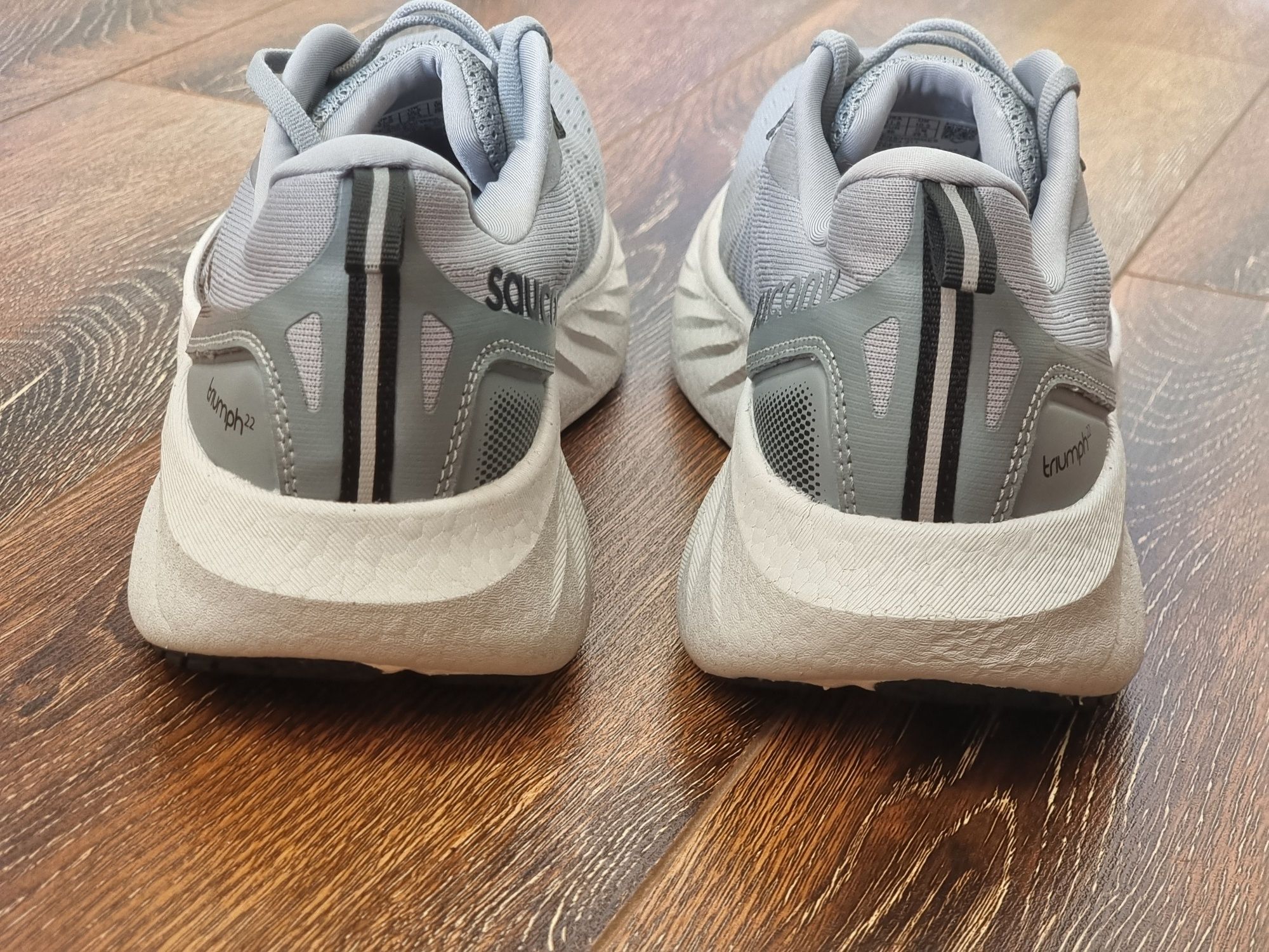 Оригінал 100% чоловічі кросівки saucony triumph 22  eur 46