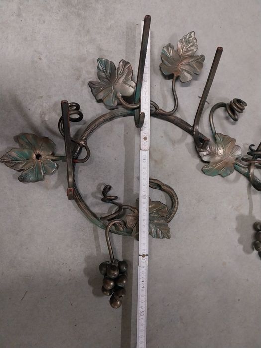 Sprzedam wyjątkowy metalowy wieszak