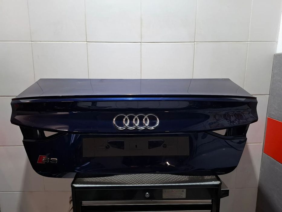 Klapa bagażnika pokrywa Audi A3 sedan R 2022 kolor LX5H