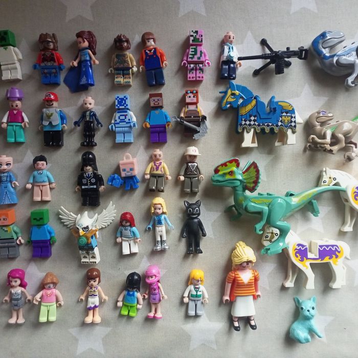 Лего человечки ,фигурки,запчасти ,оружие