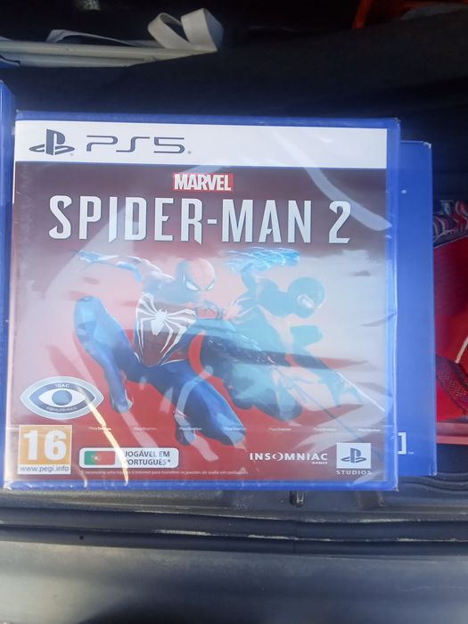 Vendo PS5 nova com 3 jogos