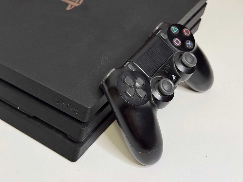 Konsola PlayStation 4 Pro PS4 Pro 1TB z Padem