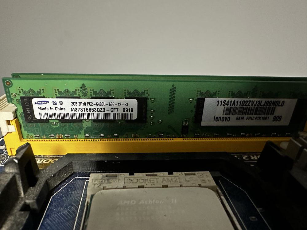 Матплата АМ2+ з Athlon 2 x2 240 + nVidia 8200 +4gb RAM ddr2 Samsung