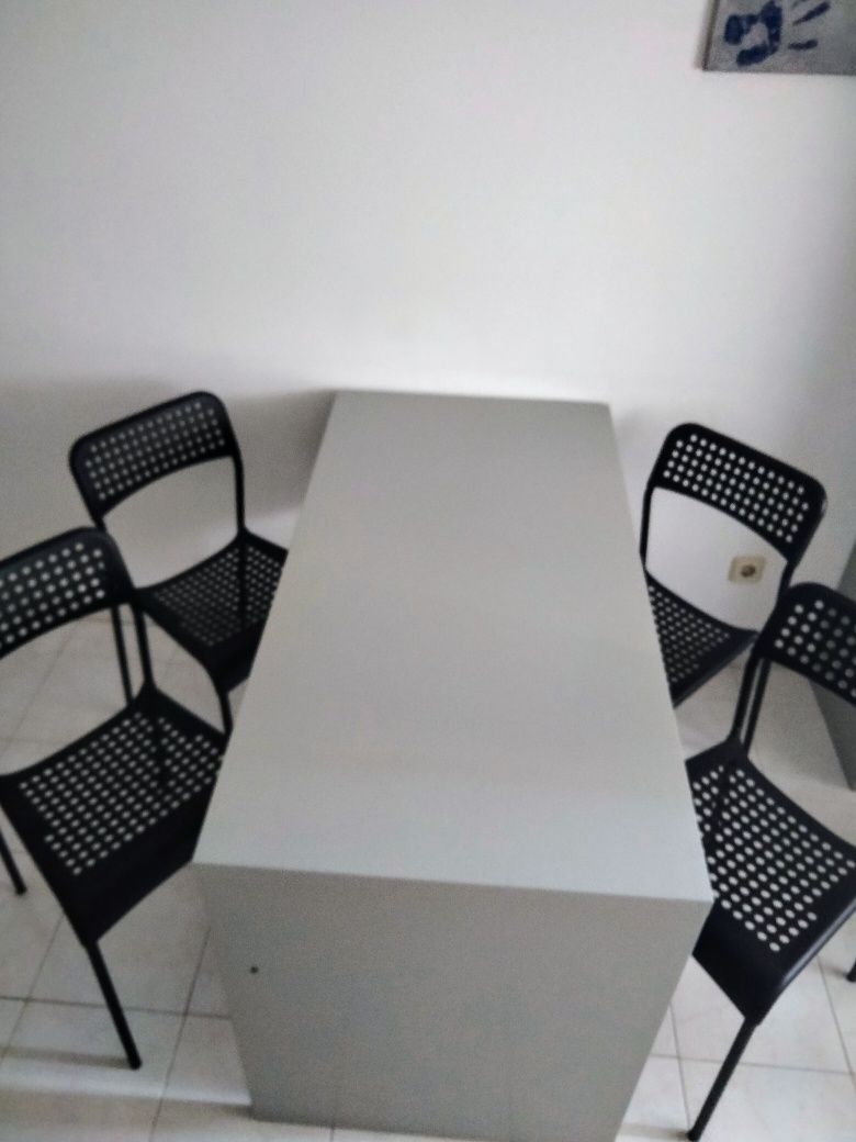 Cadeiras pretas IKEA