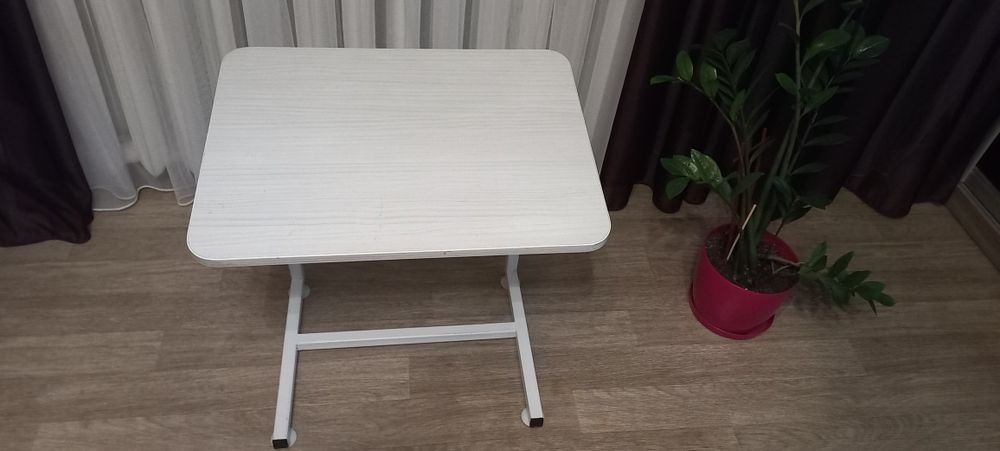 Дитячий стіл -парта