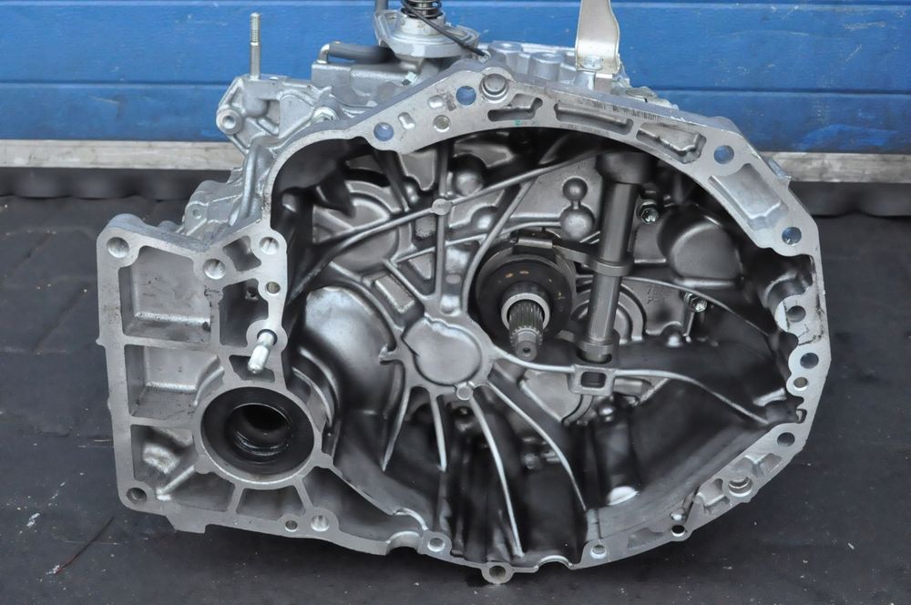 SUZUKI S-CROSS 2022- 1.5 hybrid 85kW 116KM SKRZYNIA Z81 8tys km