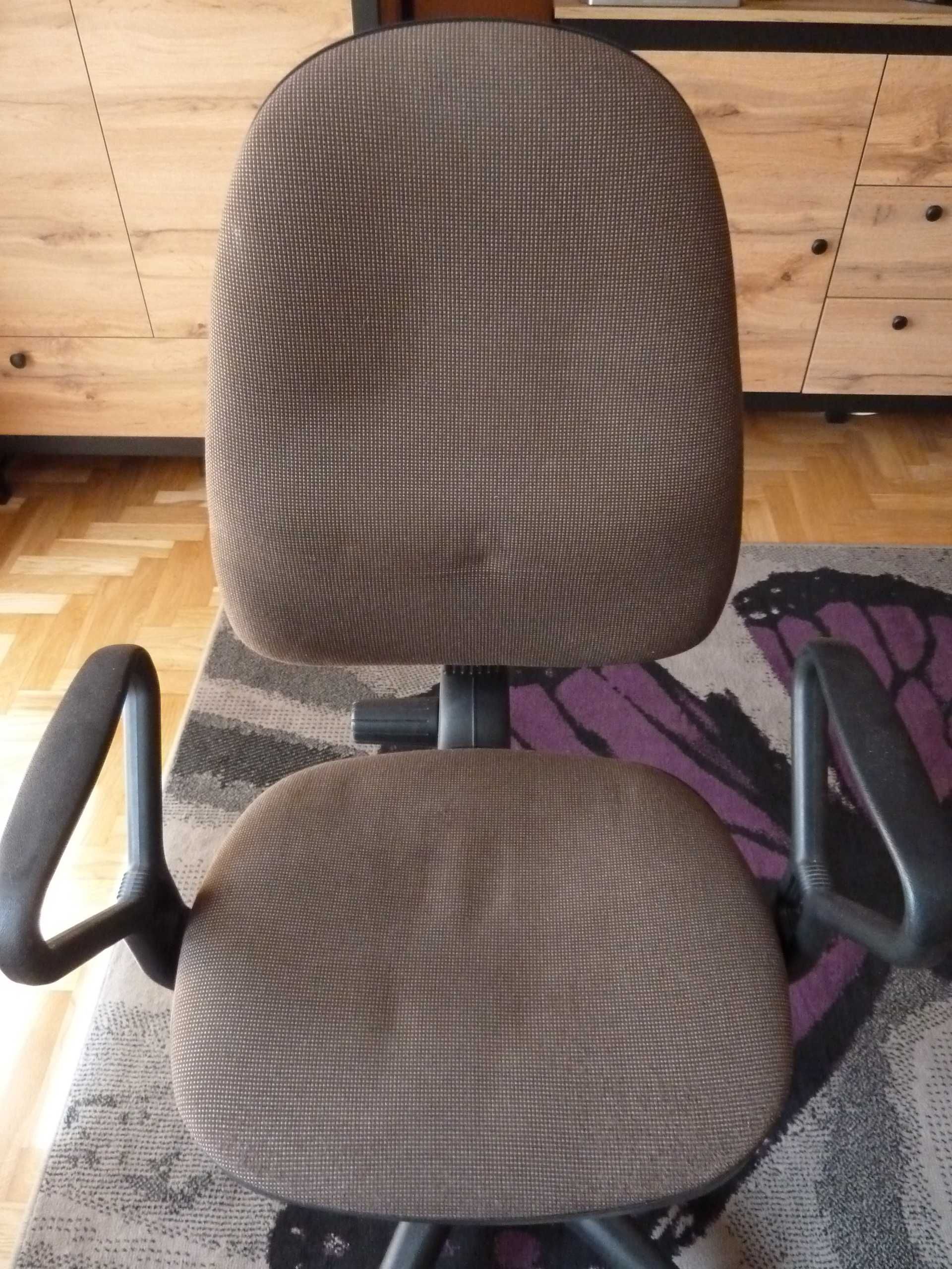 Fotel obrotowy - brązowy / w pełni sprawny