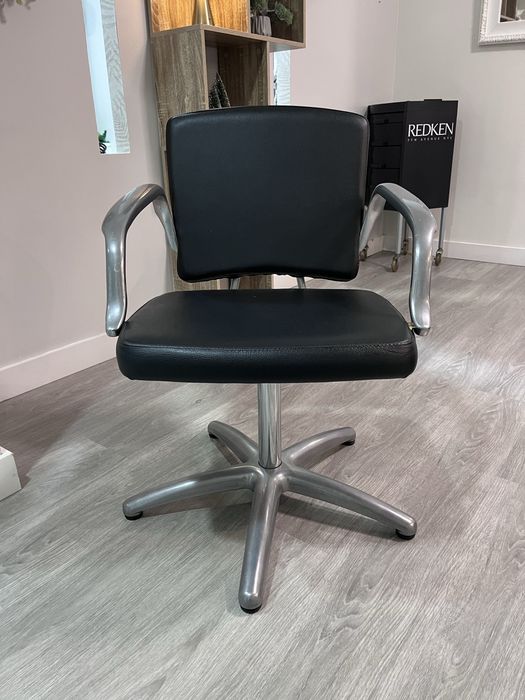 Cadeira Cabeleireiro Maletti usada