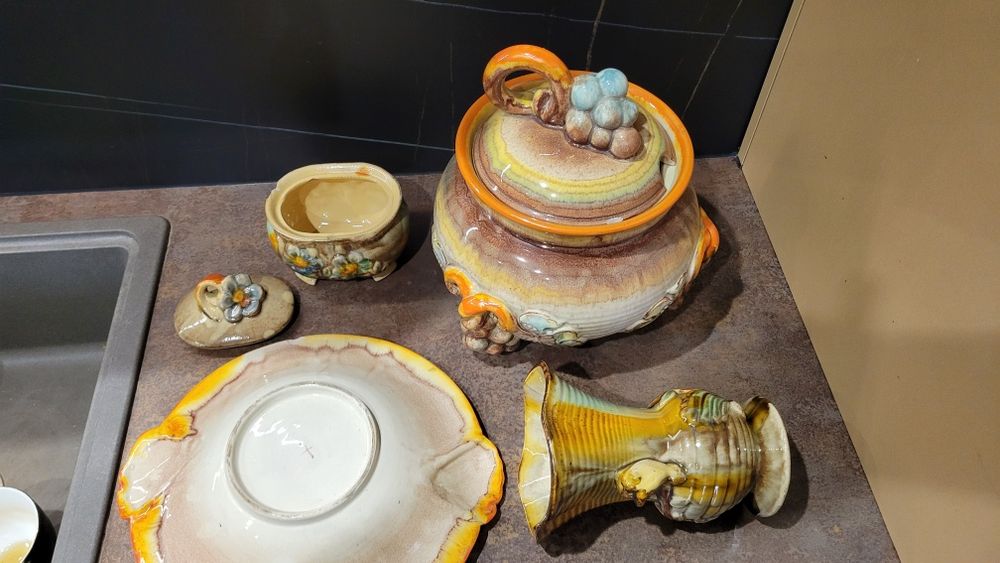 Piękny  niepowtarzalny Komplet przedwojenny dekoracyjny. Porcelana .