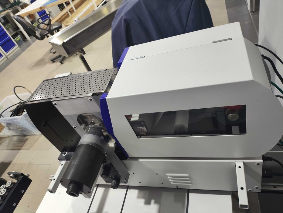 Продаж обладнання Schleuniger та Loepfe, яке не використовувалося.