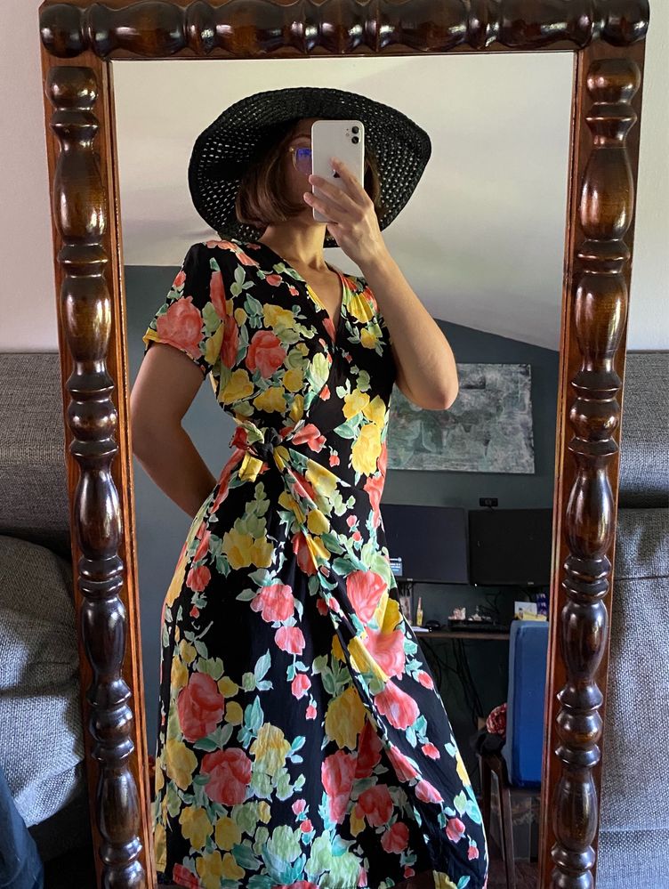 Piękna kobieca sukienka w kwiaty vintage retro prl kopertowa