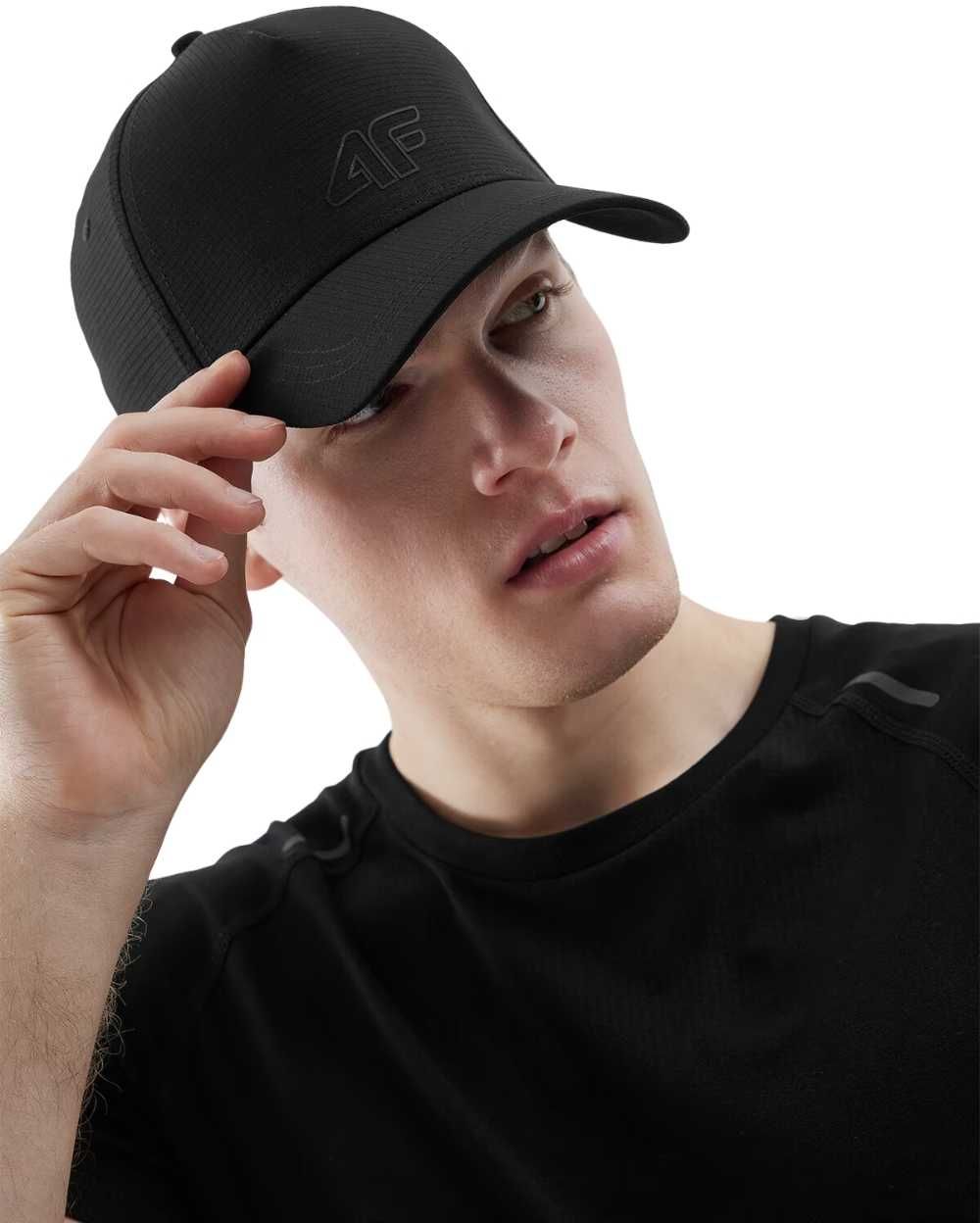 Czapka z daszkiem strapback męska 4F: różne rozmiary