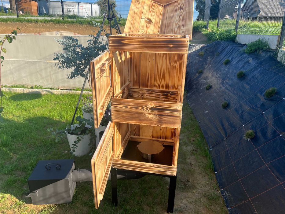drewniana wędzarnia ogrodowa, piec wędzarniczy, wędzarnia