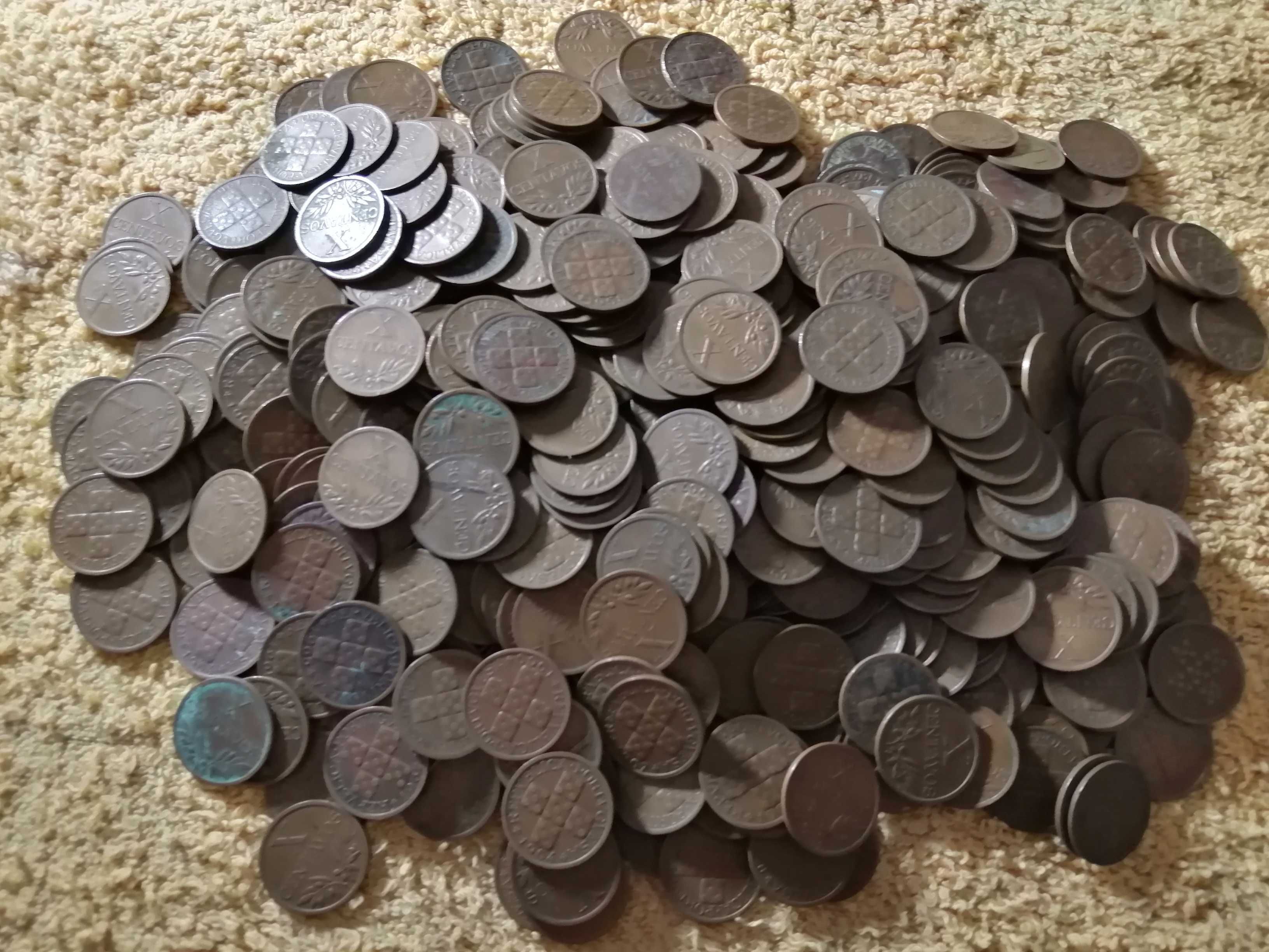 Lote com 534 moedas de X centavos em bronze