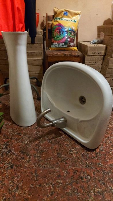 Продам умывальник в отличном состоянии в сборе