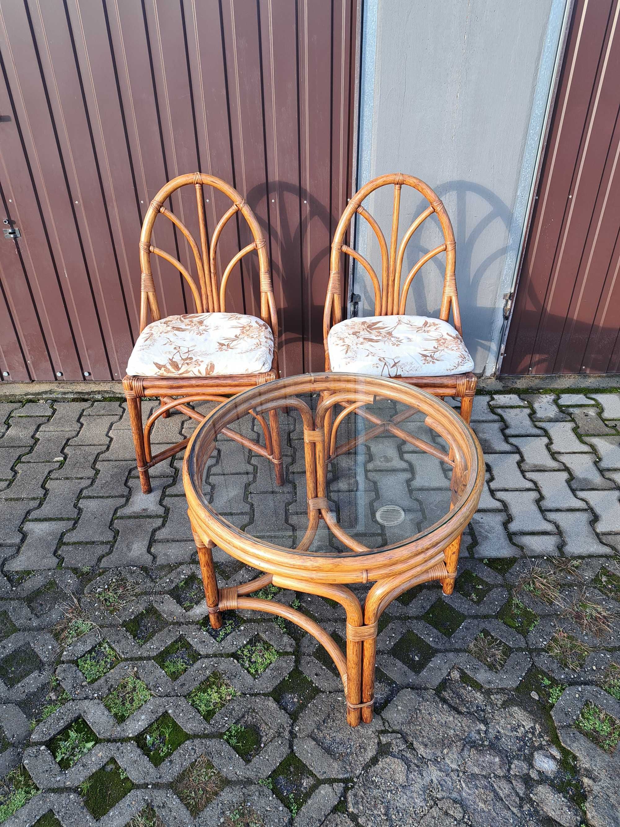 Zestaw rattanowy, 2 krzesla, stół,  poduchy