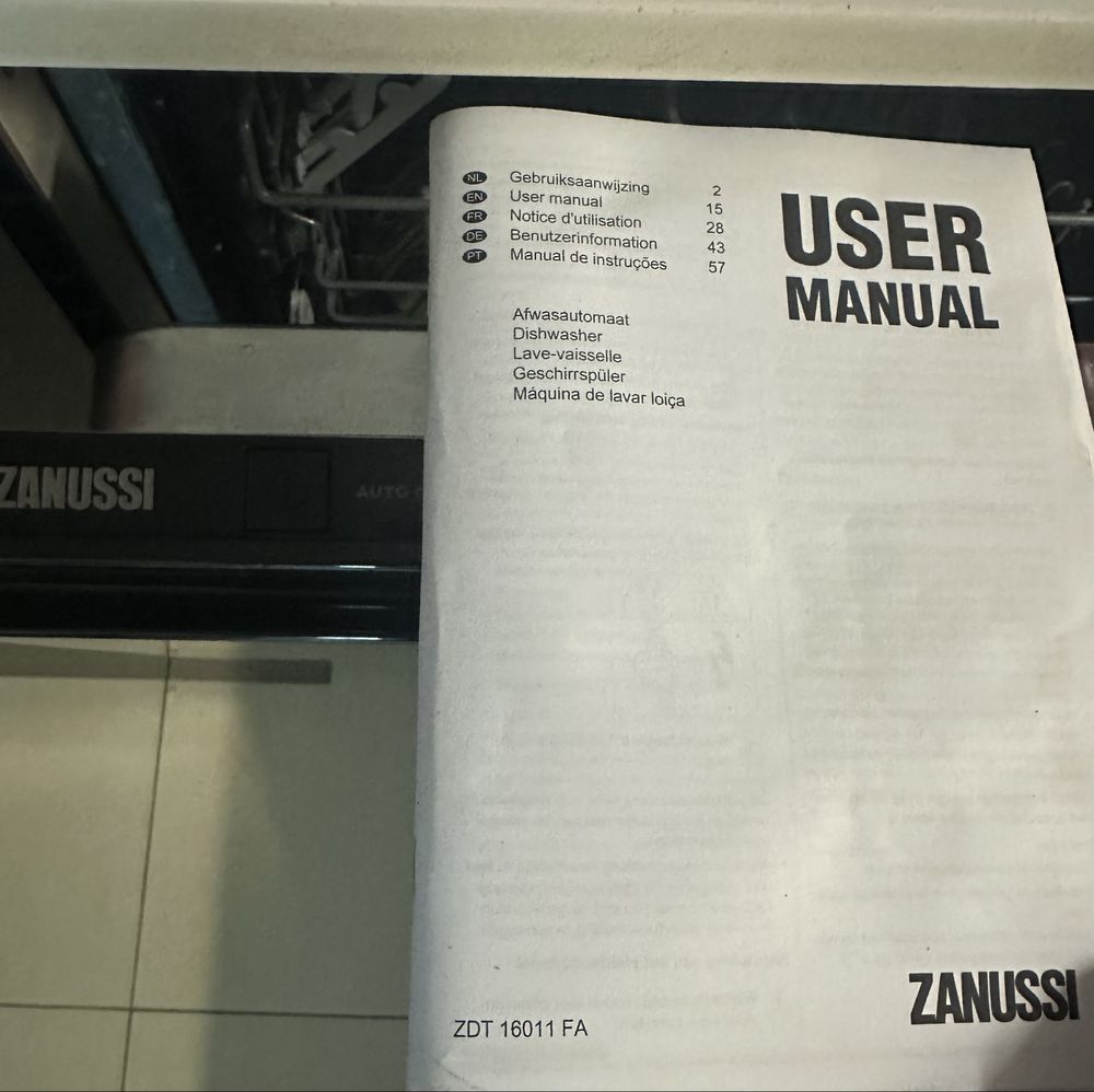 Maquina lavar loiça totalmente encastrável Zanussi ZDT16011FA