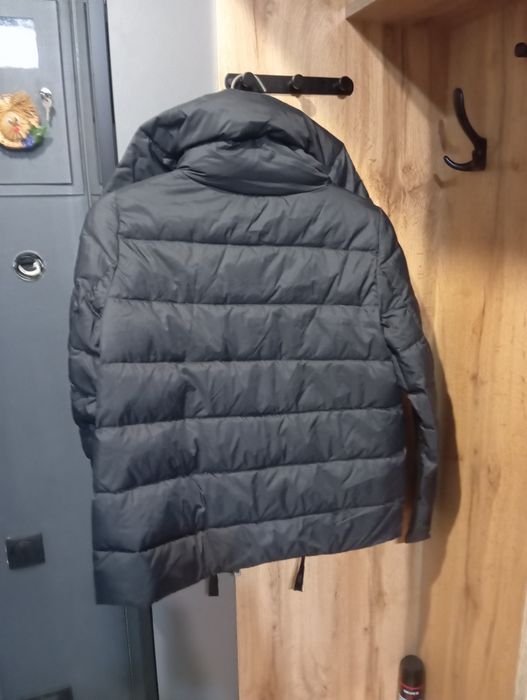 Куртка женская .