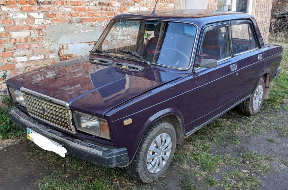 Автомобіль ВАЗ 2107