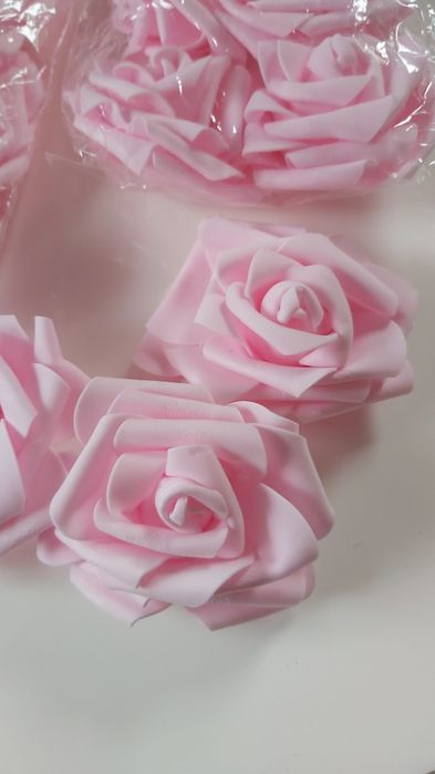 Róże piankowe 8 cm kolor pudrowy róż