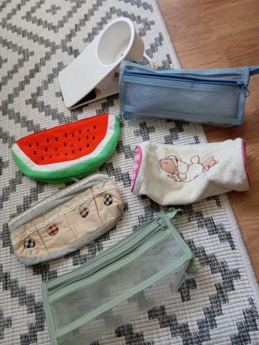 Piórniki nowe. Do szkoły