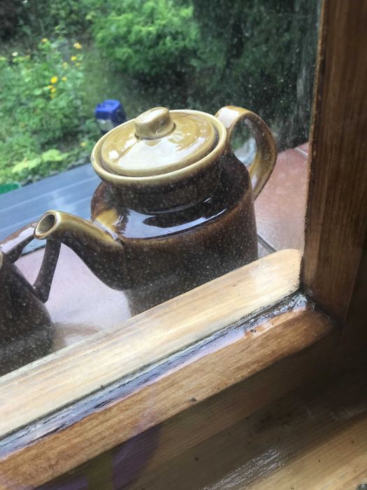 Umywalka biała porcelanowa do łazienki z PRL