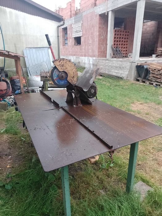 Piła do cięcia metalu stół