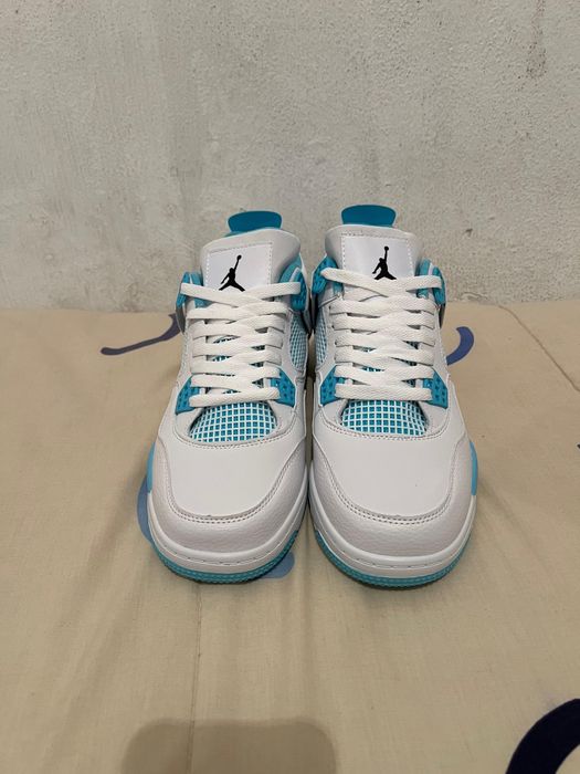 Air Jordan 4 Retro