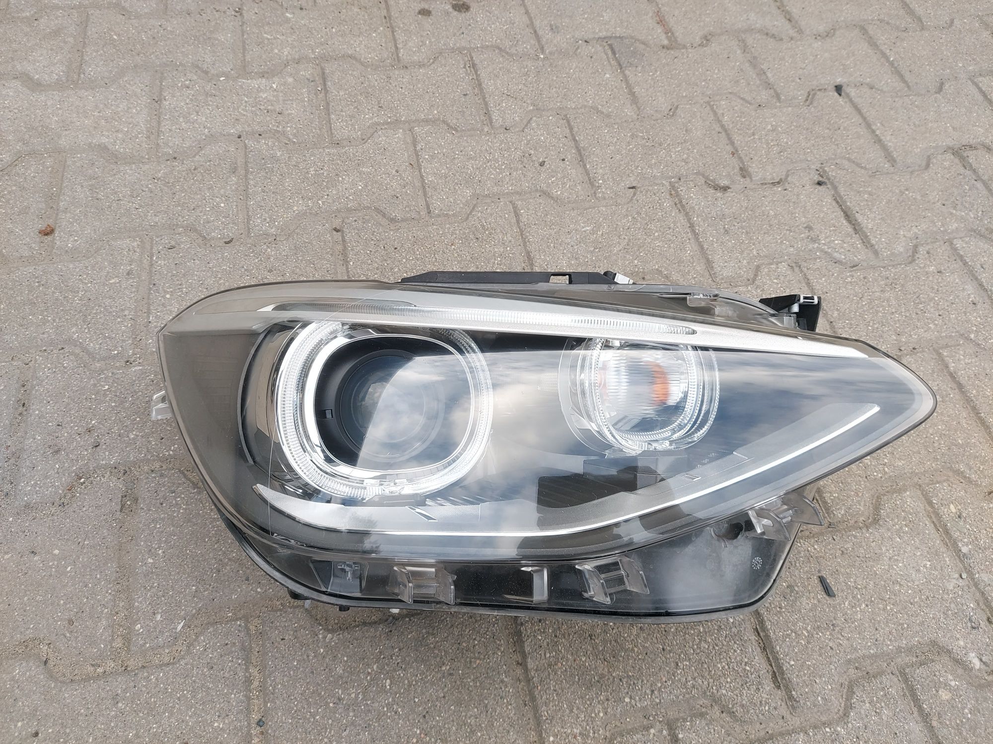 Lampa reflektor BMW F20 F21 xenon nie skrętna prawa EUROPA