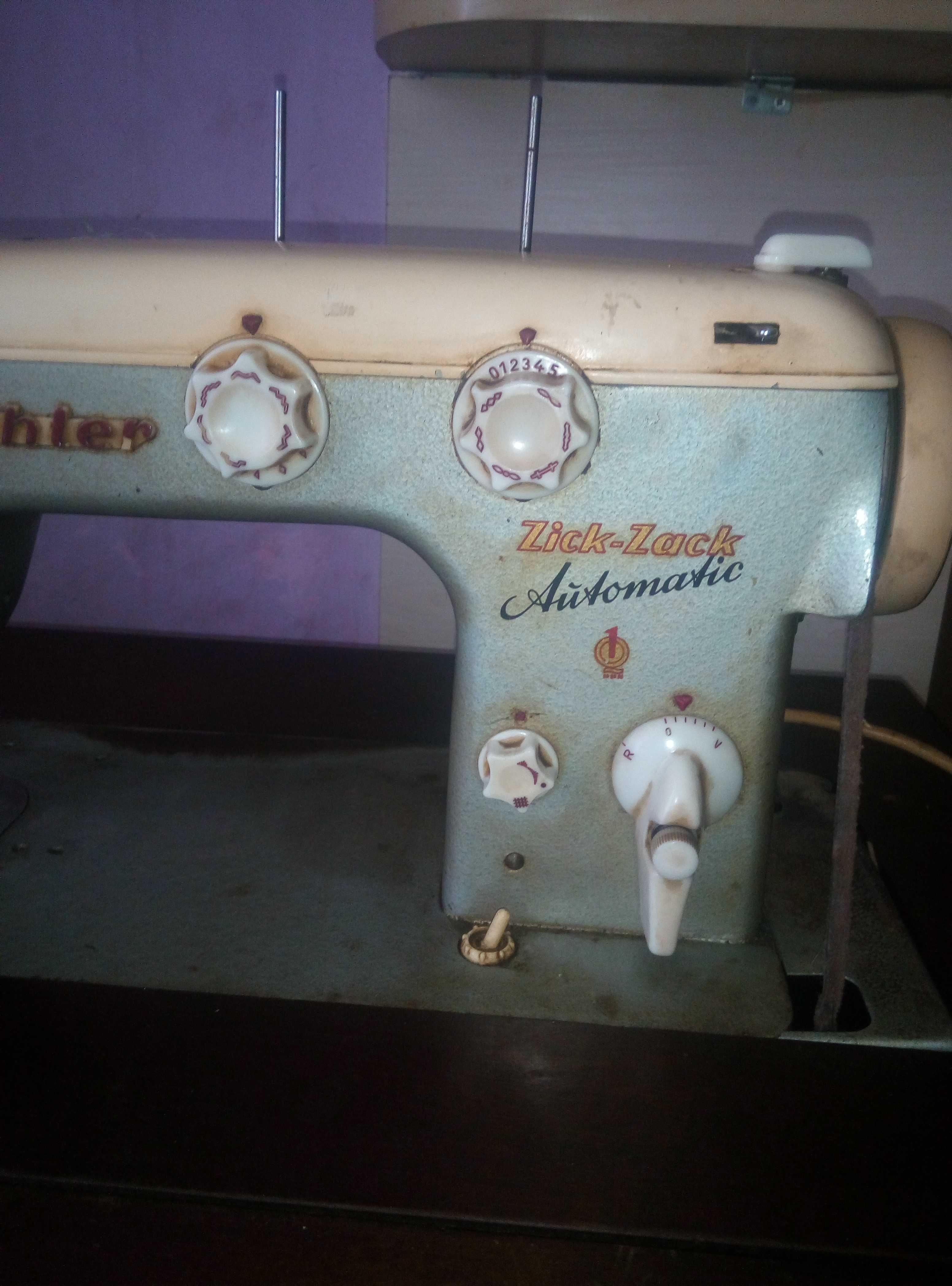 Швейная машинка кехлер зиг-заг автомат.