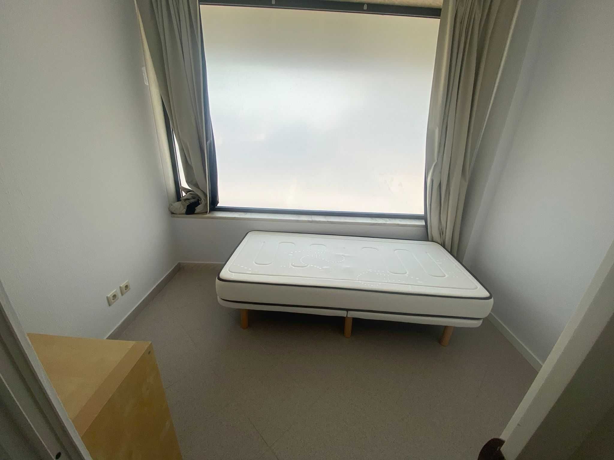 Arrenda-se Loja Remodelada para T2 - 875€ c/ internet incluída.