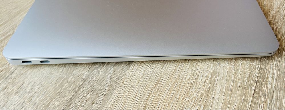 Apple MacBook Air 13,3" Silver (MREC2) (i5, 8 Gb RAM, 256 Gb SSD)