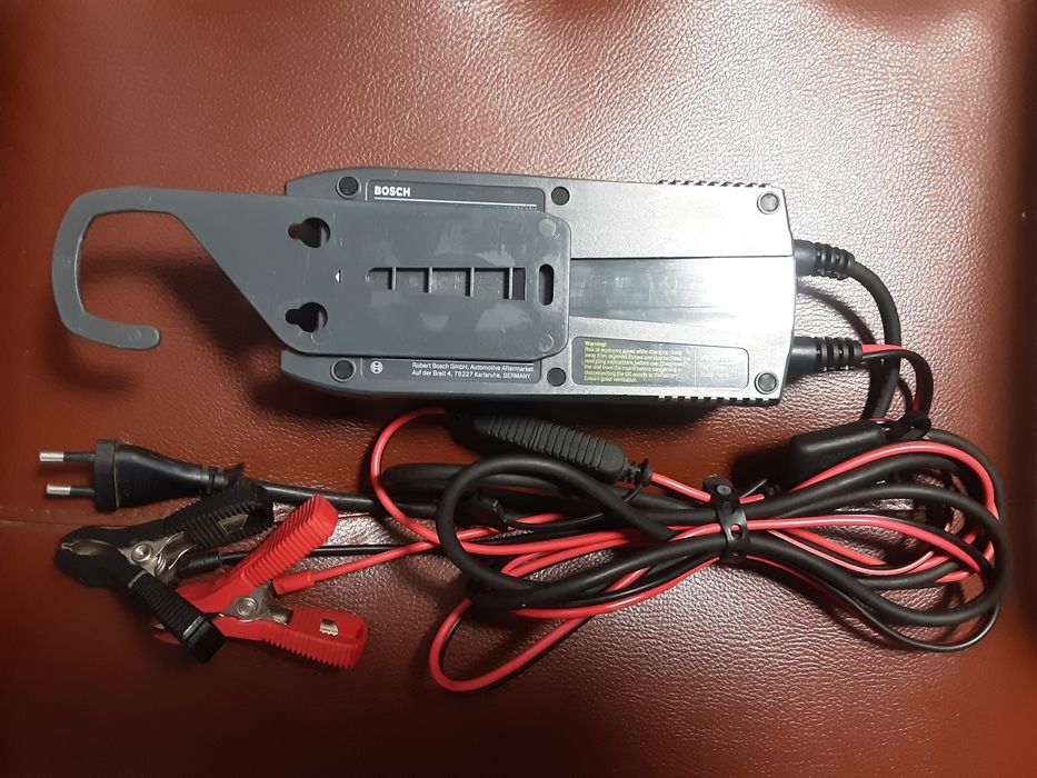 Зарядний пристрій BOSCH C3 6/12V