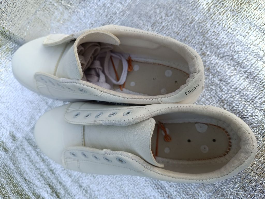 Buty damskie młodzieżowe białe sznurowane 6 39
