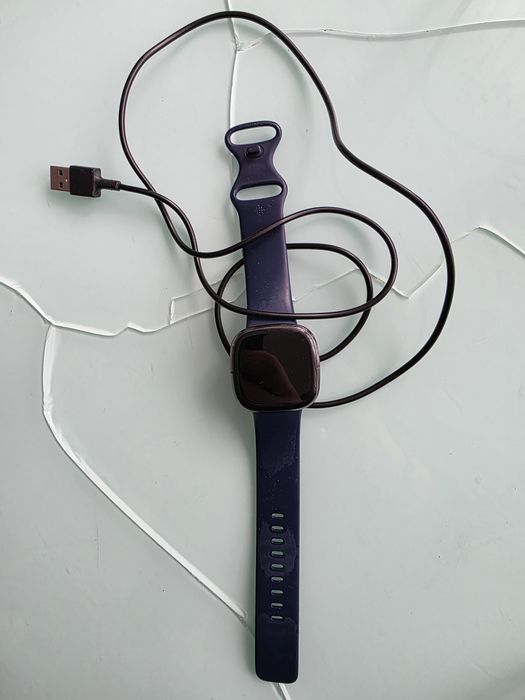 Fitbit sense versa charge3 uszkodzone