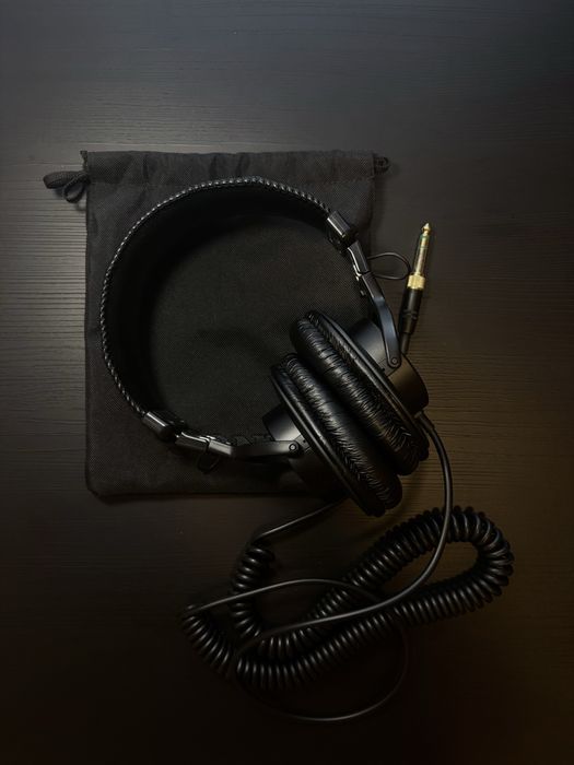 Студийные наушники SONY