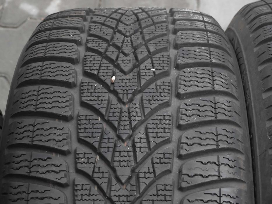 4x Dunlop Sp Winter Sport 4D MOE Run Flat 225/50r17 94H  19rok 7,4mm
