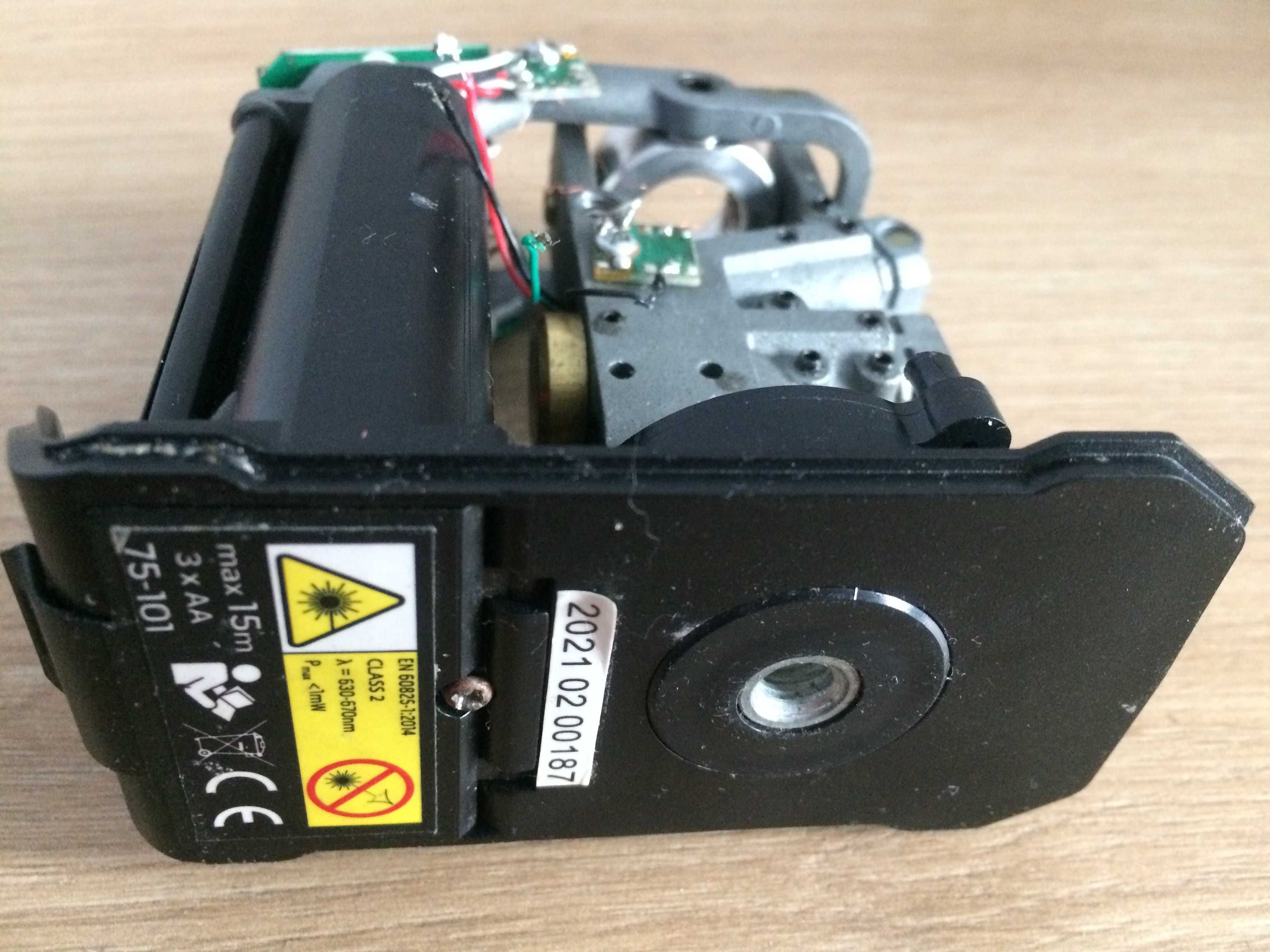 Laser krzyżowy Neo Tools 75-101  części.