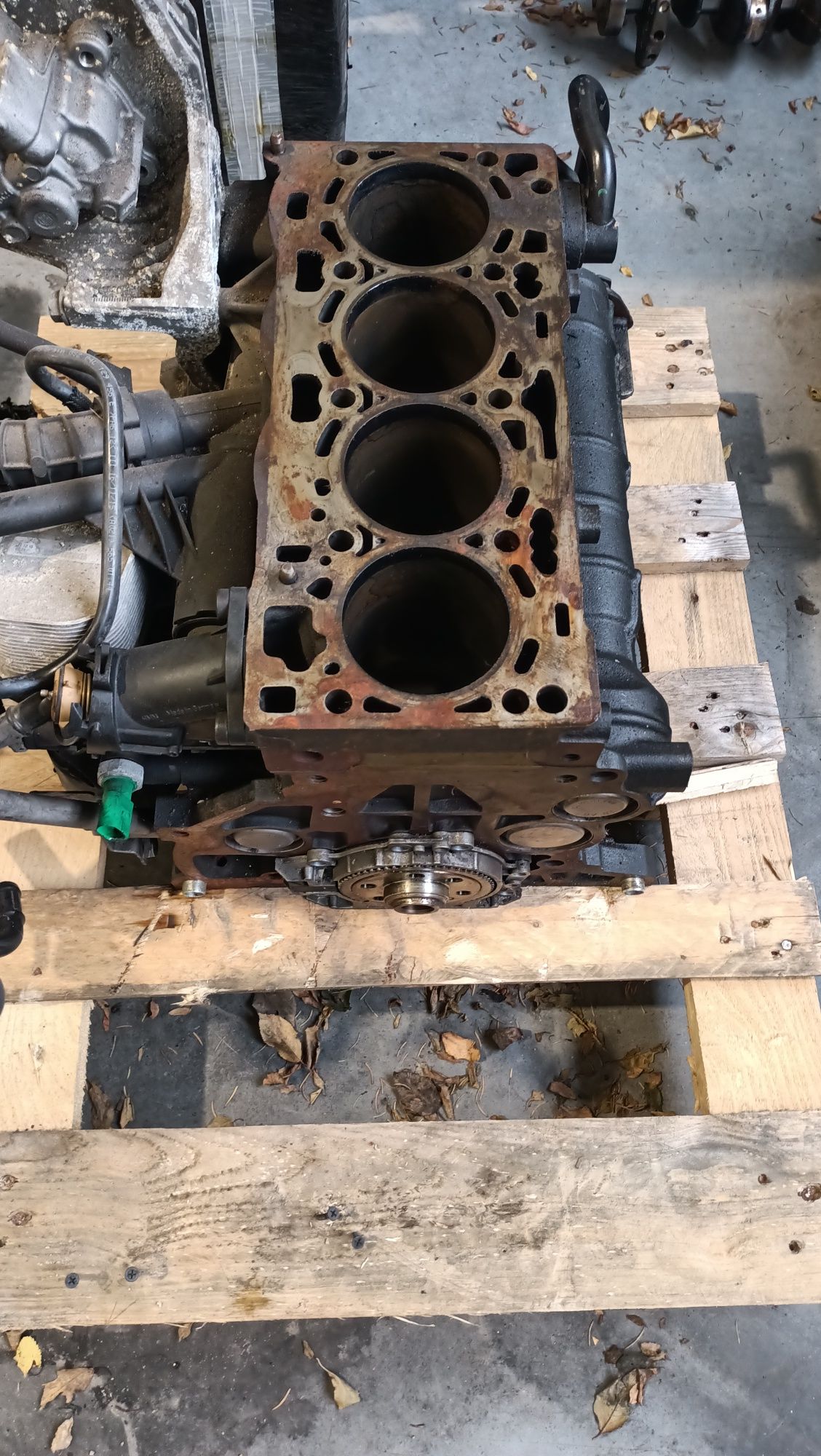 Blok silnika VAG CUNA 2.0 TDI  65000km