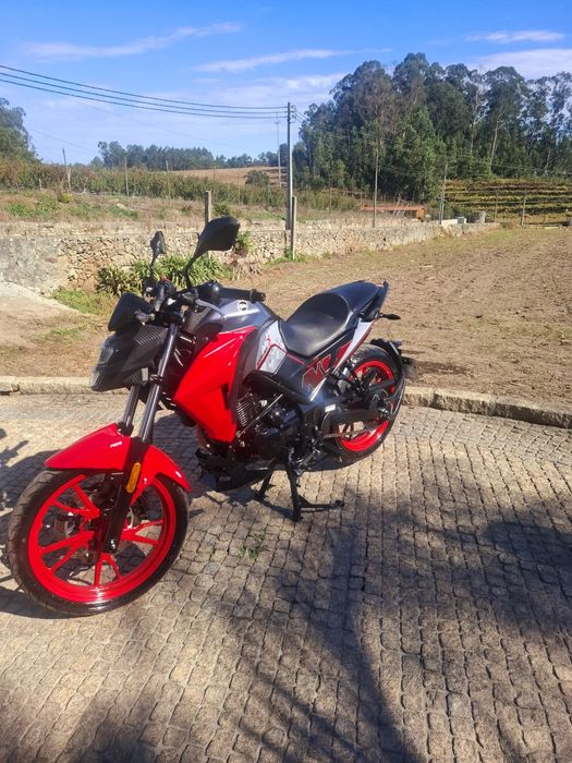 Sym NHX 125 de 2024 apenas 5000 km