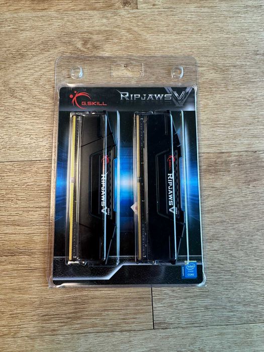 G.SKILL 32GB (2x16GB) 3200MHz CL16 Ripjaws V