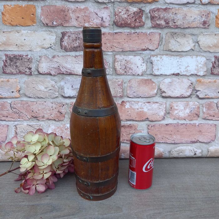 Stara drewniana butelka na wino francuska butelka na cydr