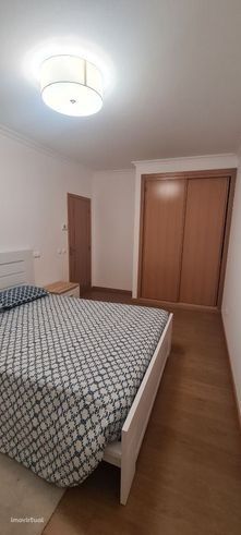 Quarto privado para arrendamento em Porto de Mós