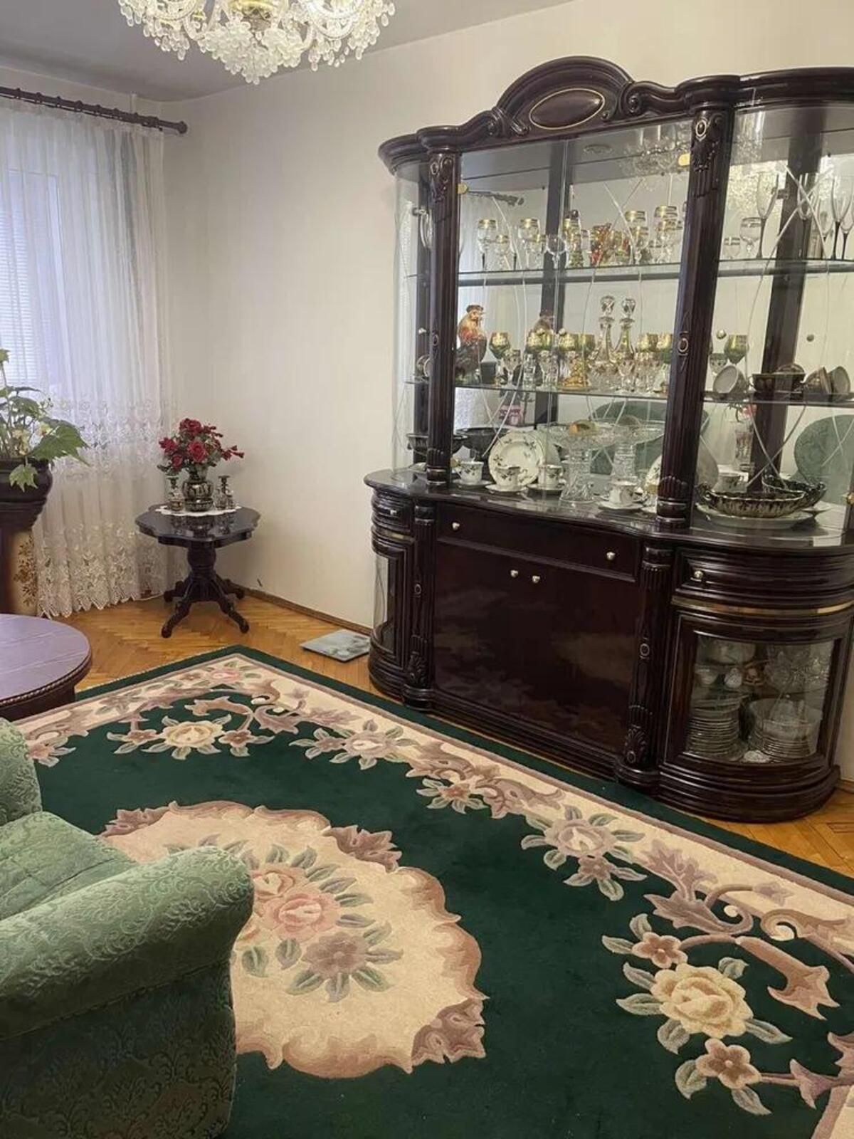 Продаж 3-х кімнатної квартири на вул. Пулюя3