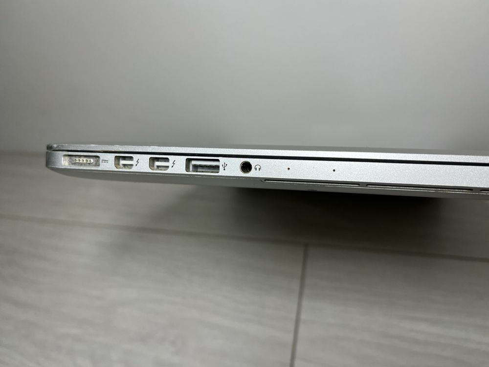 Apple MacBook Pro 13  Silver A 1502 /256GB 2015