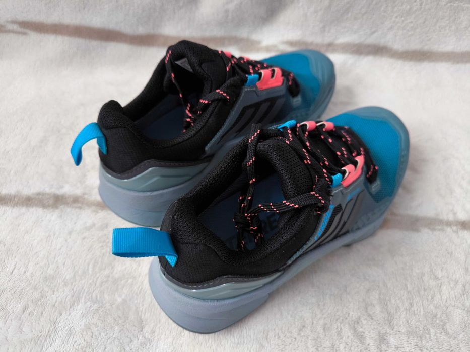 Кроссовки женские Adidas Terrex Swift R3 Gore-Tex, 36 размер, 22,5 см